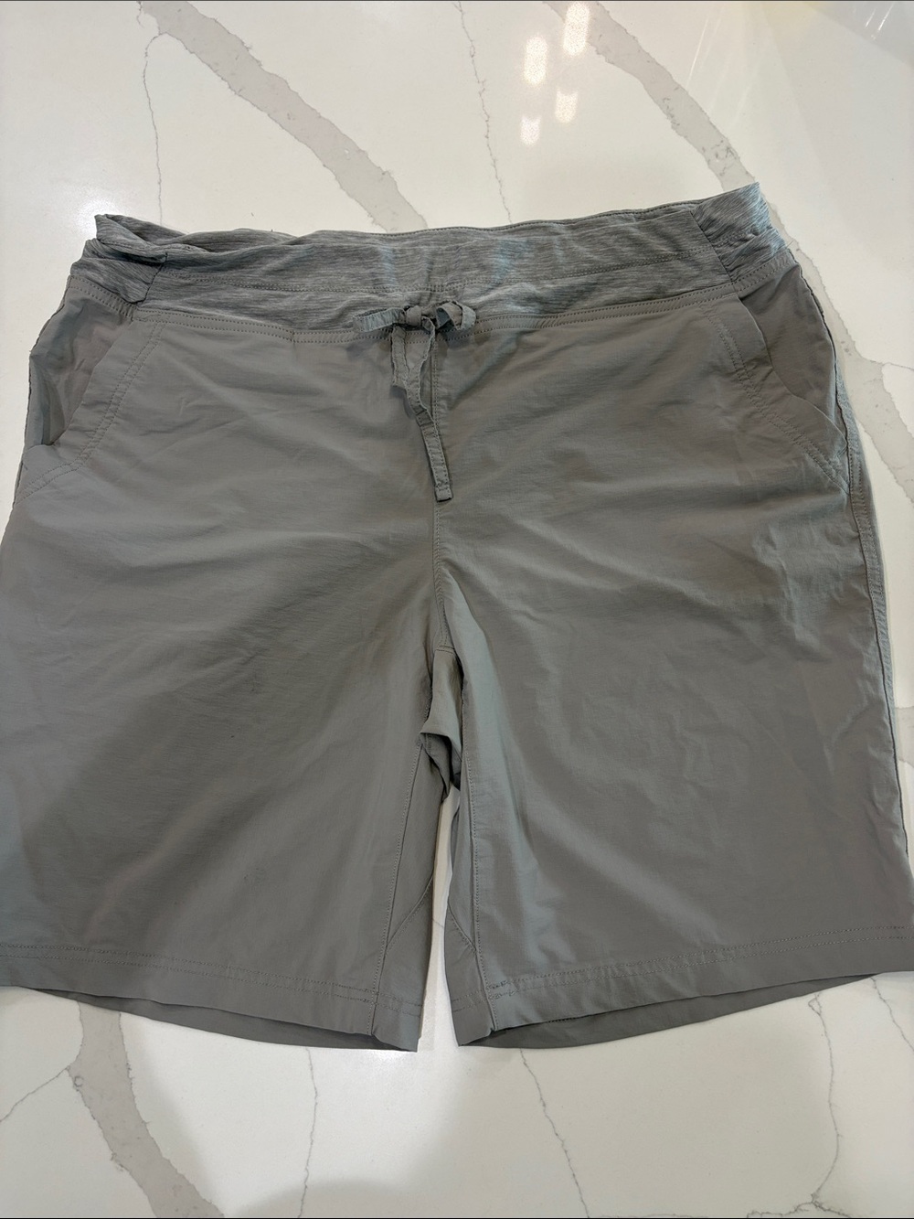 Duluth Trading Co Light Gray Women's Athletic Drawstring Shorts